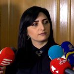 Շիրակի գյուղերում կիսապալված սյունը հենված է գազատարին, իսկ Երևանում բնակիչներին մտահոգում է շենքի ծանր հոտը
